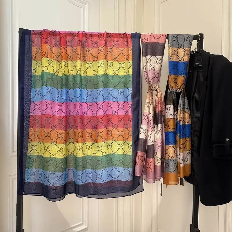 Gucci silk scarf 180-90cm E01